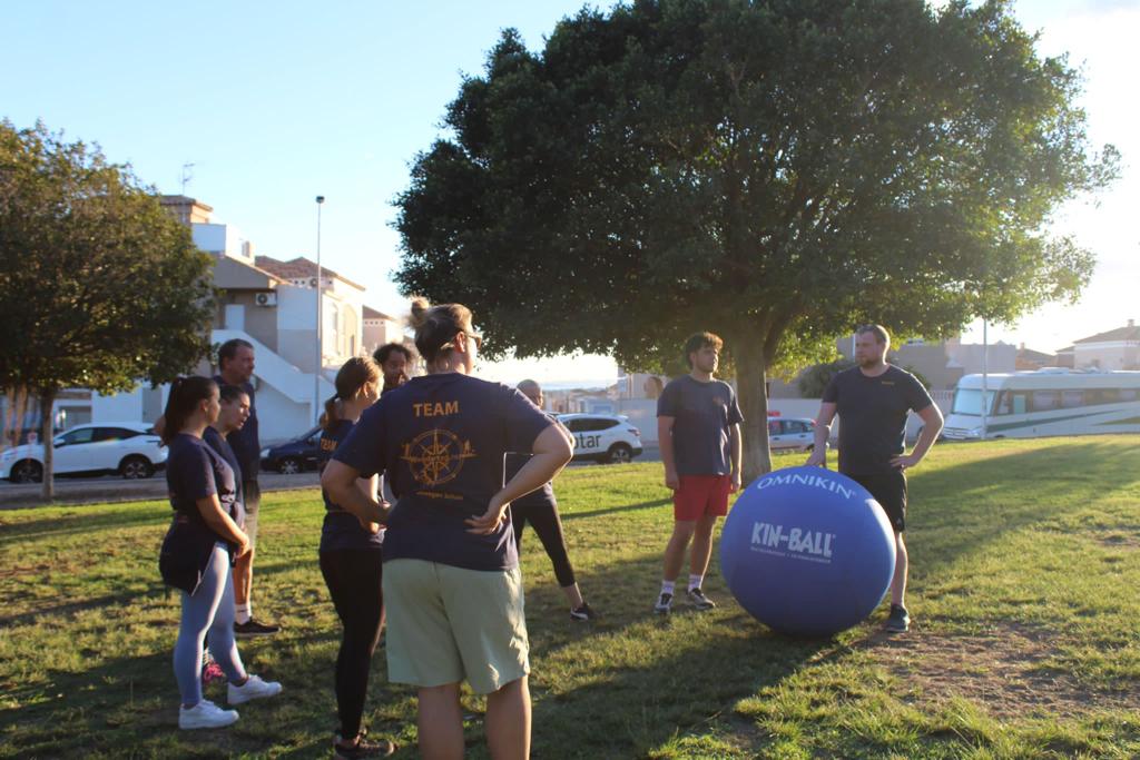 Kin-Ball